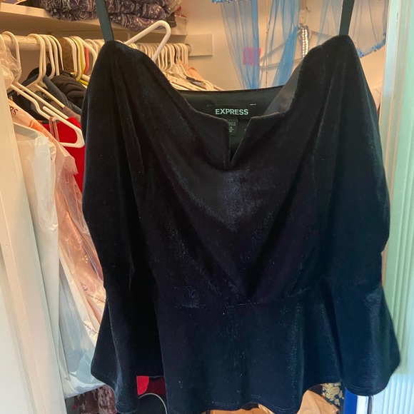 Crop top - Picture 1 of 3